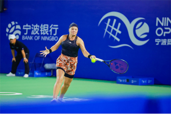 仅落后1分 仅落后1分