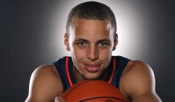 埃泽亮相视 埃泽亮相视